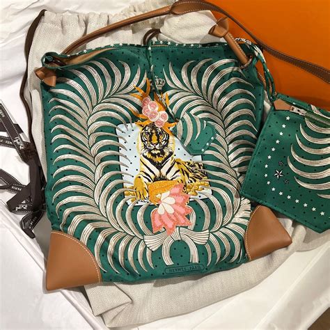 Hermès 2021 Silk Tiger Royal Silky City 33 